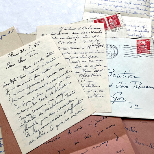 Set of 5 1940s French letters and envelopes with handwritten script, period stamps, and various postmarks.