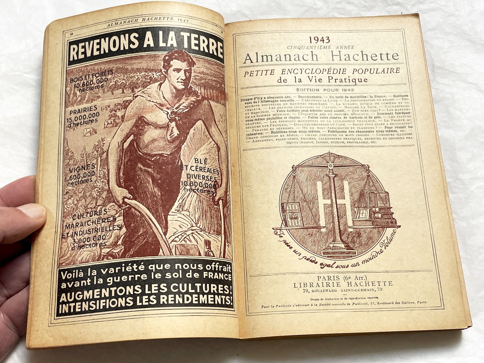 1940s – 300 Pages Almanach Hachette – Vintage French almanac – Wartime edition of the “Practical Life Encyclopedia”