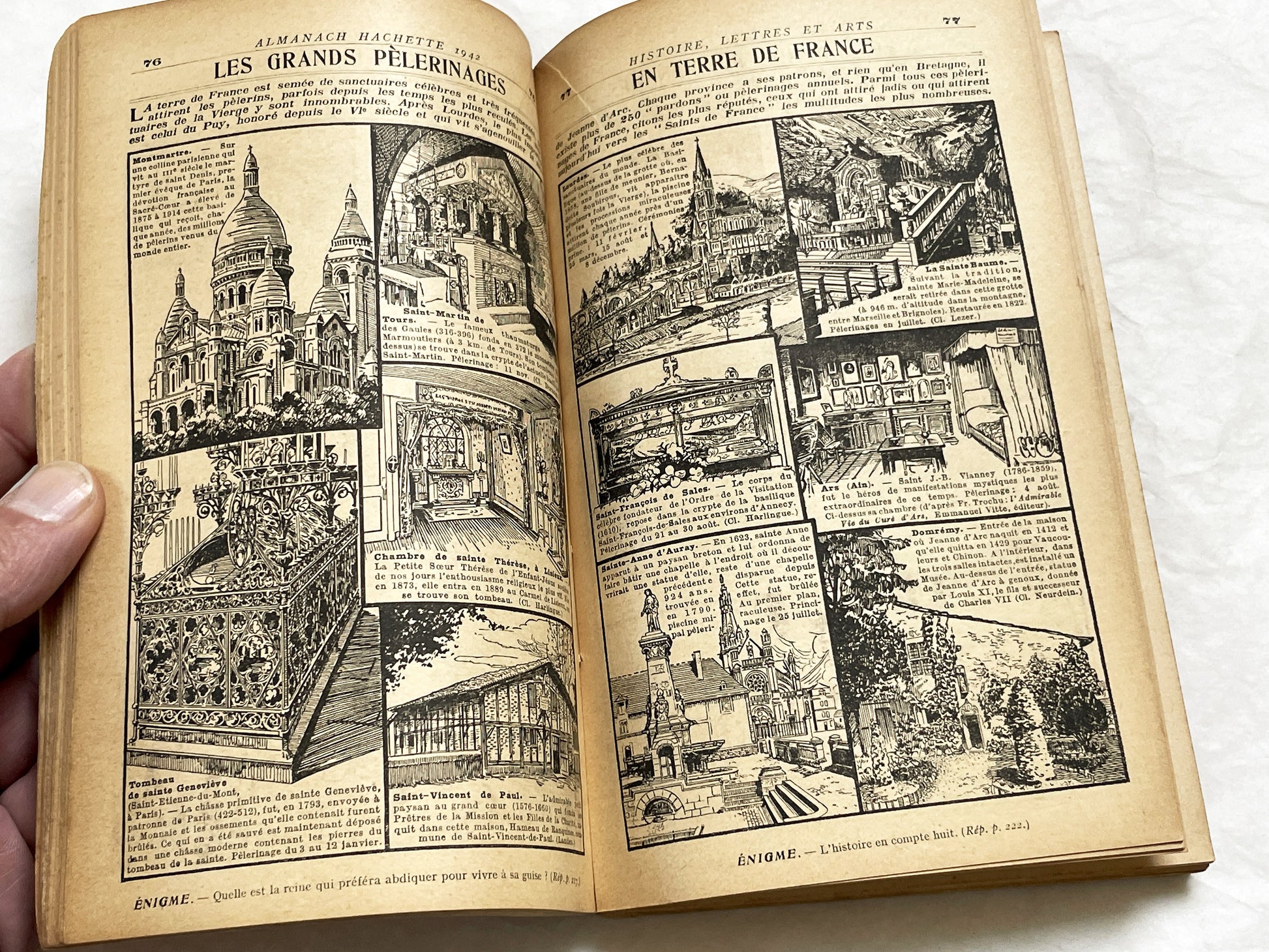 1940s – 300 Pages Almanach Hachette – Vintage French almanac – Wartime edition of the “Practical Life Encyclopedia”