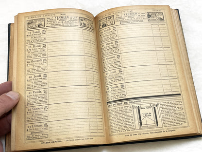 1940s – 300 Pages Almanach Hachette – Vintage French almanac – Wartime edition of the “Practical Life Encyclopedia”
