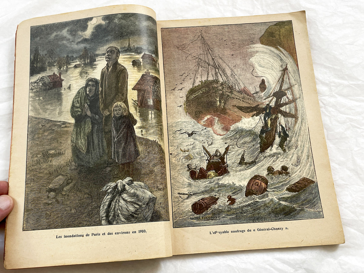 1910s - Vintage 1911 French Almanac - Le Pelerin Publication - Paris Floods 1910 - Joan Of Arc Illustrations - Catholic Press History