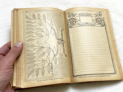 1910s – 500 Pages Almanach Hachette – Vintage French almanac – WWI edition “Petite Encyclopédie de la Vie Pratique”