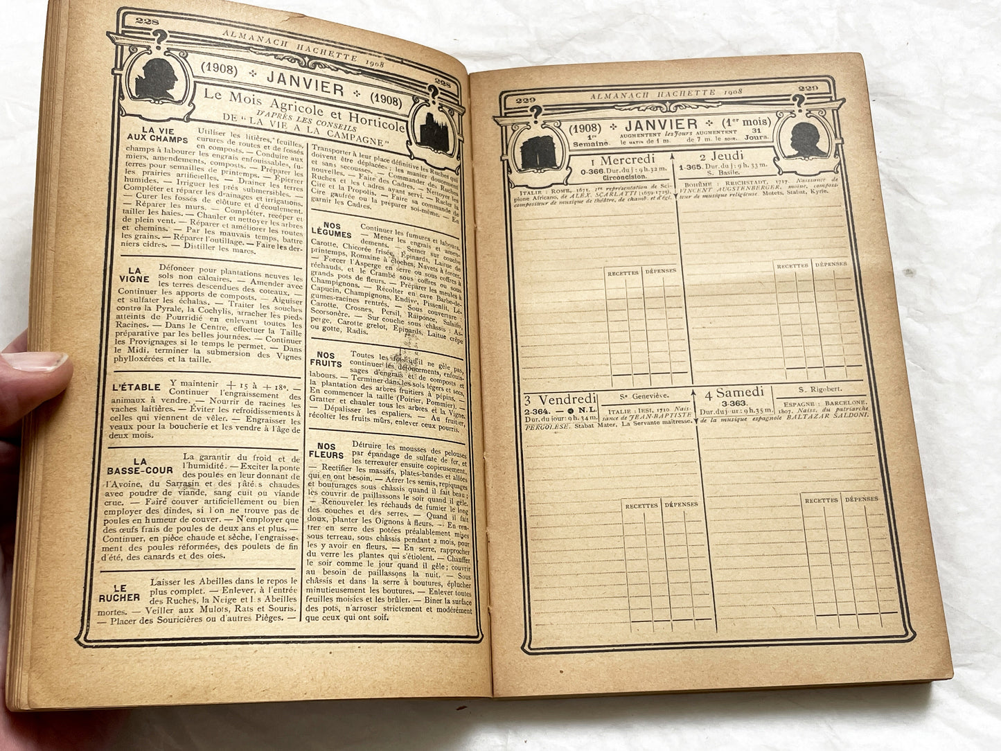 1900s – 530 Pages Almanach Hachette – Vintage Hachette Almanach – Early 1900s French Illustrated Yearbook