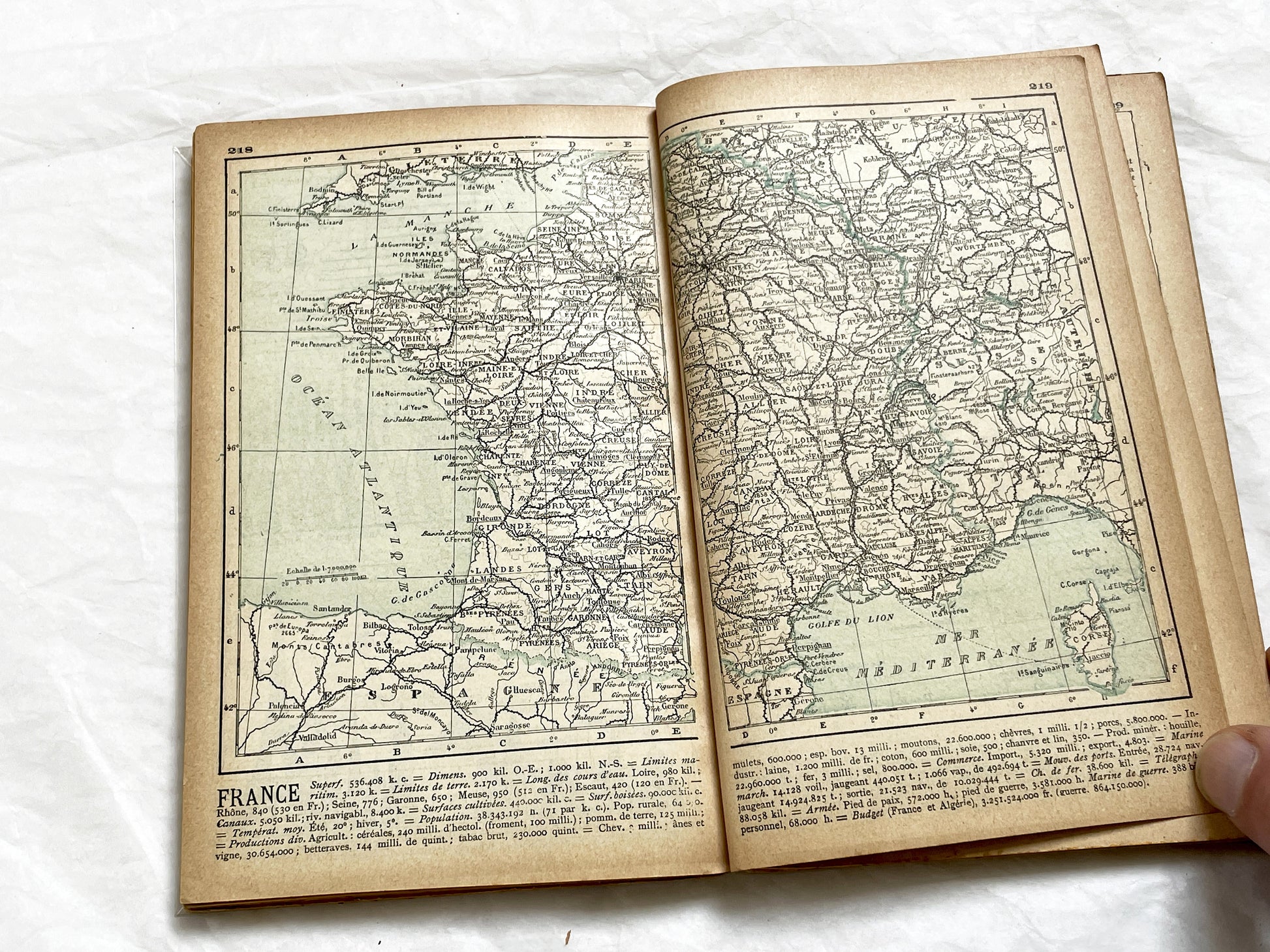 1894 – 400 Pages - Almanach Hachette 1894 – First Edition – Vintage French illustrated almanac – Practical life & advertising encyclopedia