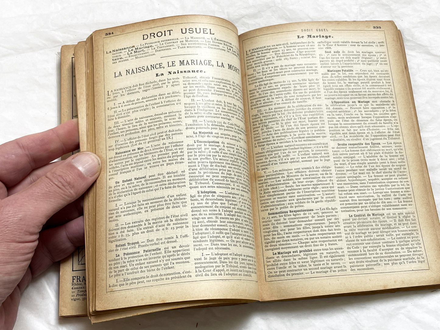 1894 – 400 Pages - Almanach Hachette 1894 – First Edition – Vintage French illustrated almanac – Practical life & advertising encyclopedia