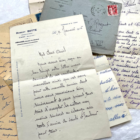 1930s set of 5 French handwritten letters with original envelopes and vintage stamps, showing cursive text.