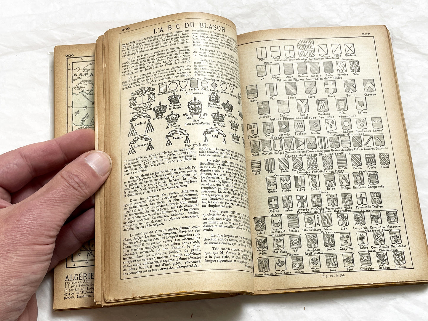 1894 – 400 Pages - Almanach Hachette 1894 – First Edition – Vintage French illustrated almanac – Practical life & advertising encyclopedia