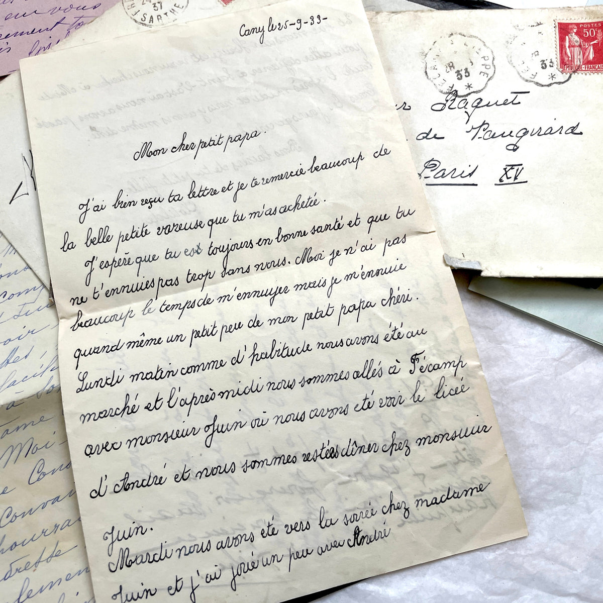 Set of 5 1930s French handwritten letters with original envelopes, displaying elegant script and vintage stamps.