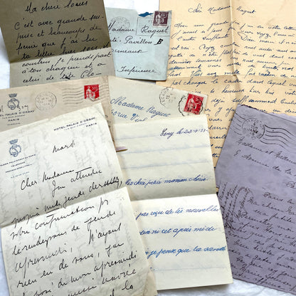Set of 5 1930s French letters and envelopes, featuring handwritten notes and vintage stamps.