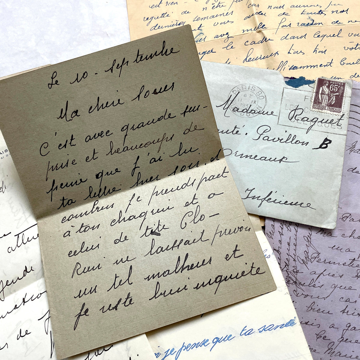 Set of 5 1930s French letters and envelopes, featuring handwritten notes and vintage stamps.