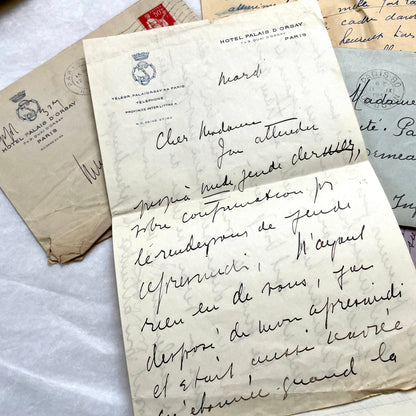 Set of 5 1930s French letters and envelopes, featuring handwritten notes and vintage stamps.