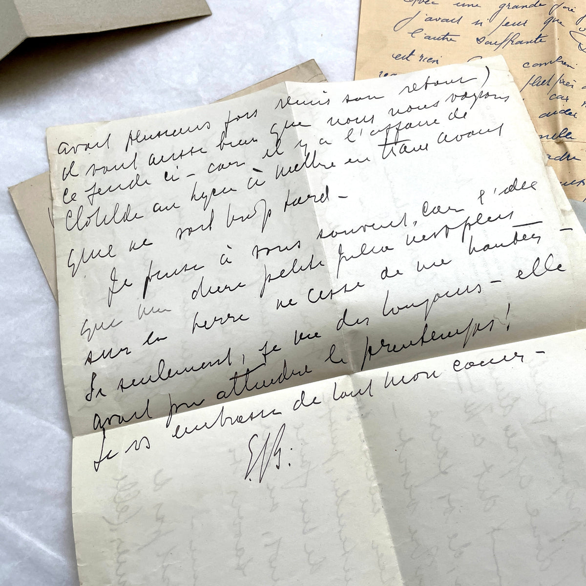 Set of 5 1930s French letters and envelopes, featuring handwritten notes and vintage stamps.