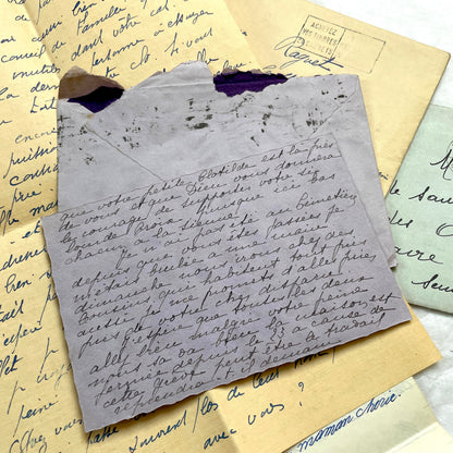 Set of 5 1930s French letters and envelopes, featuring handwritten notes and vintage stamps.