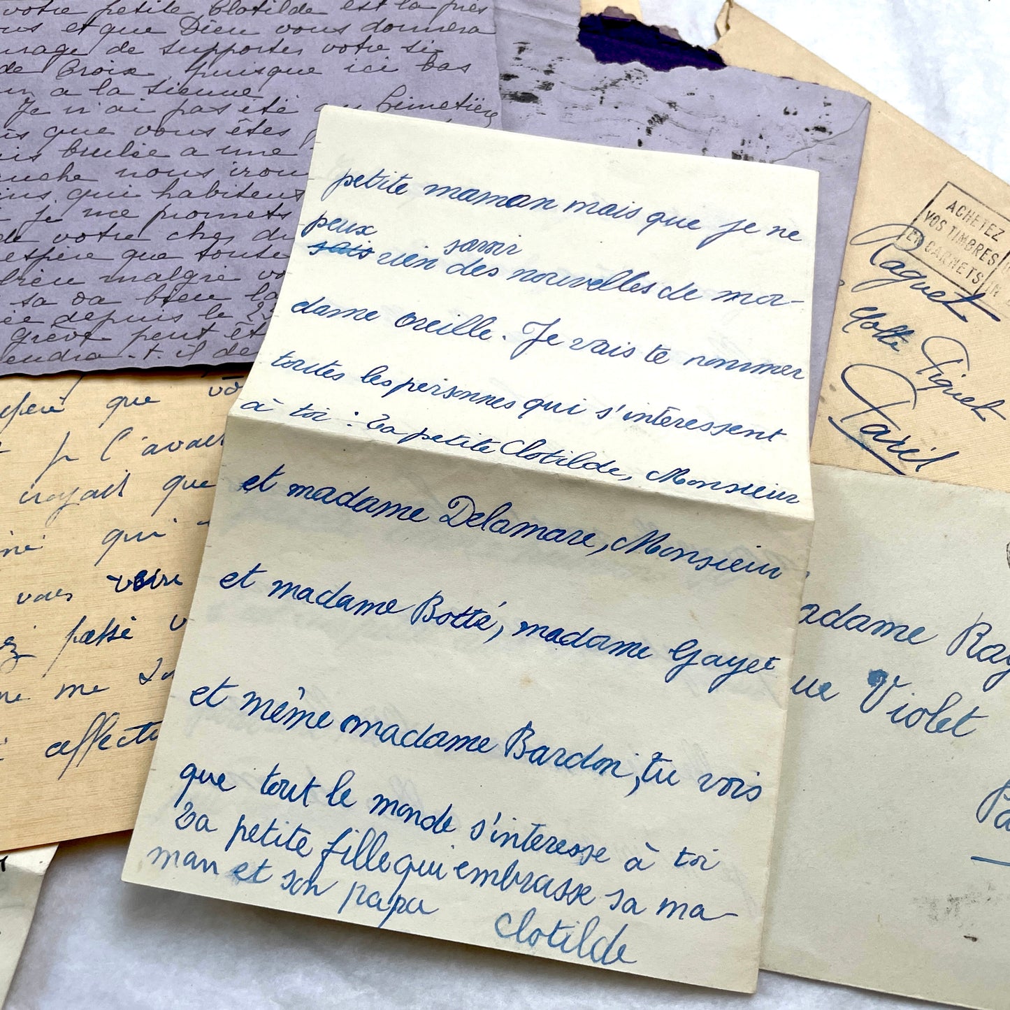 Set of 5 1930s French letters and envelopes, featuring handwritten notes and vintage stamps.