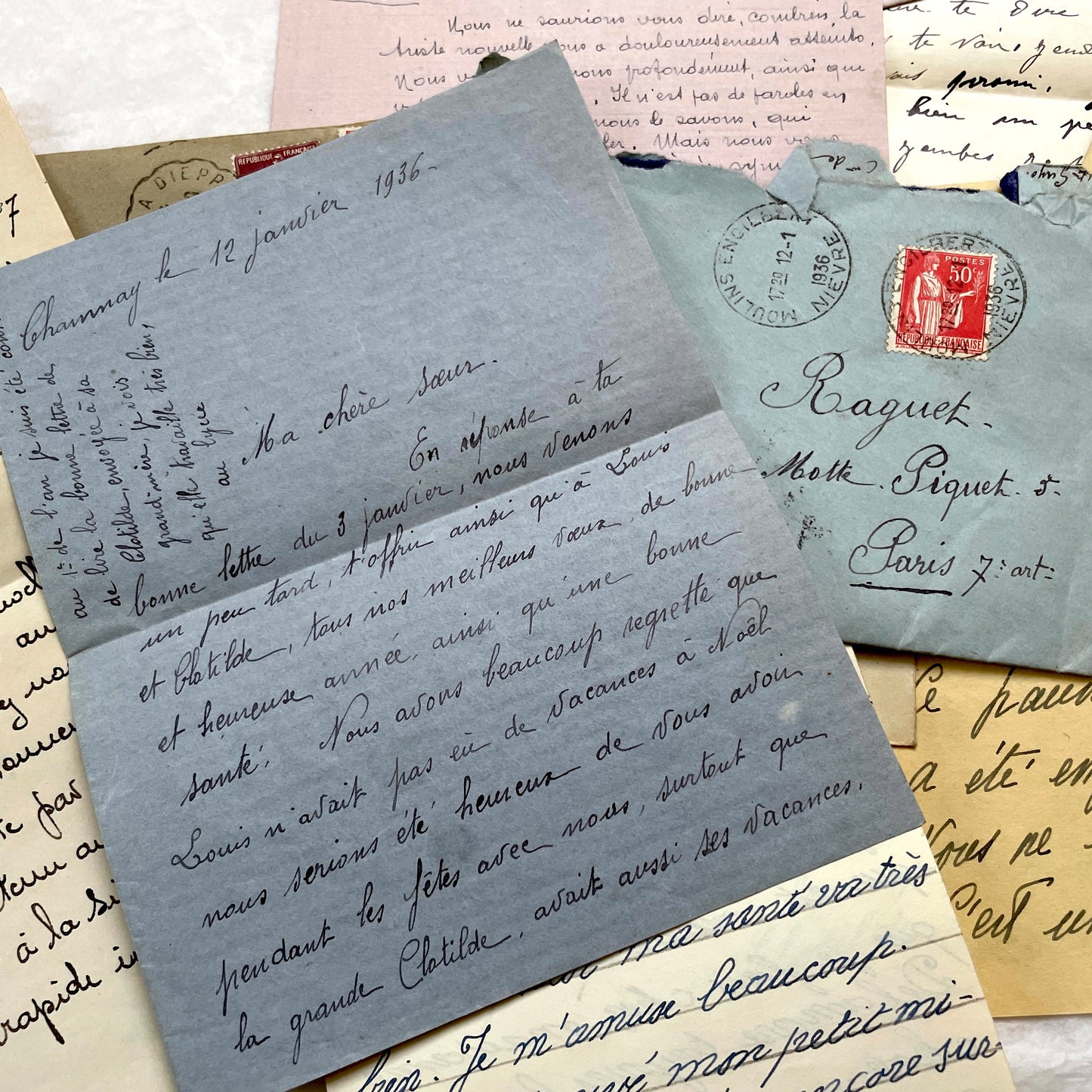 Set of 5 vintage 1930s French handwritten letters with original envelopes, featuring authentic French postage stamps.
