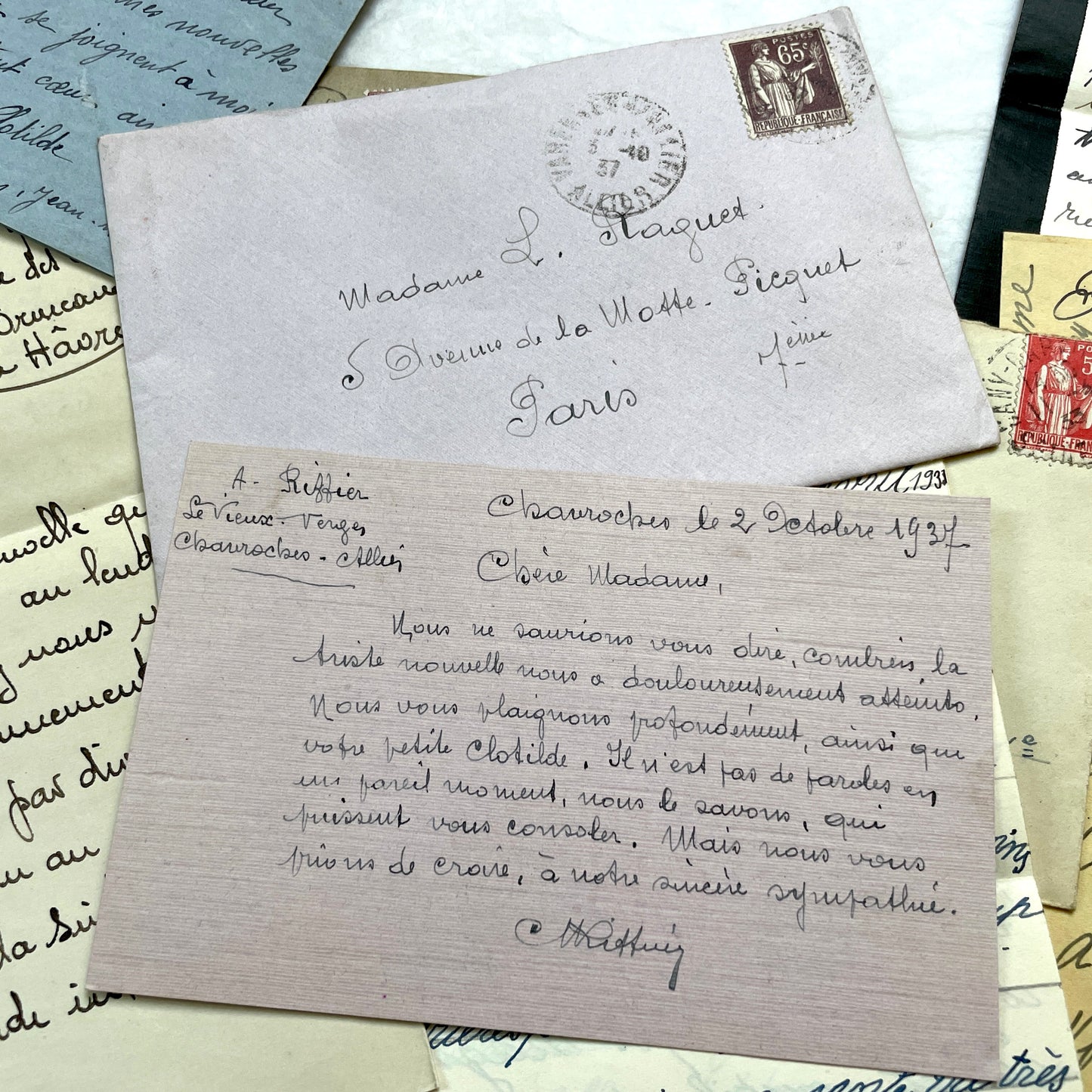 Set of 5 vintage 1930s French handwritten letters with original envelopes, featuring authentic French postage stamps.