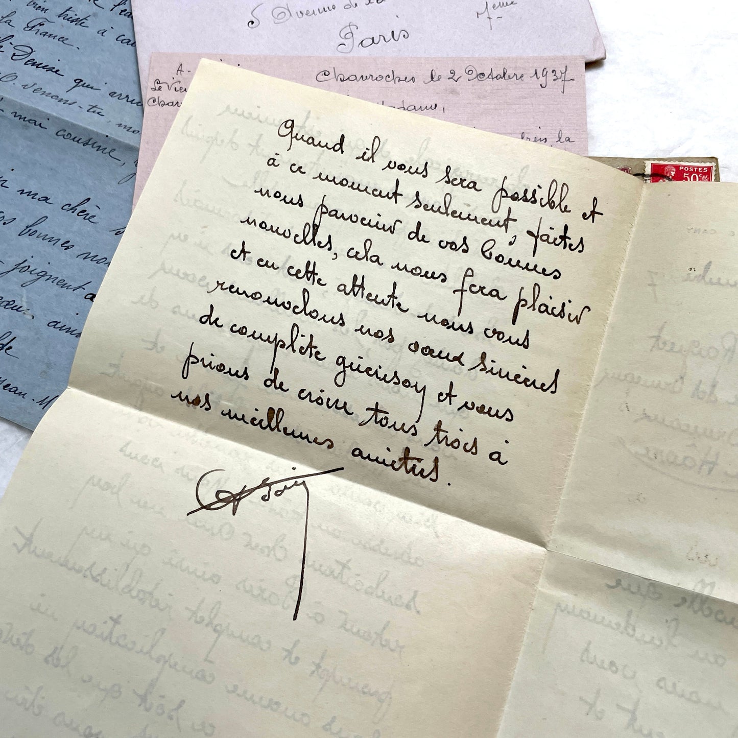 Set of 5 vintage 1930s French handwritten letters with original envelopes, featuring authentic French postage stamps.