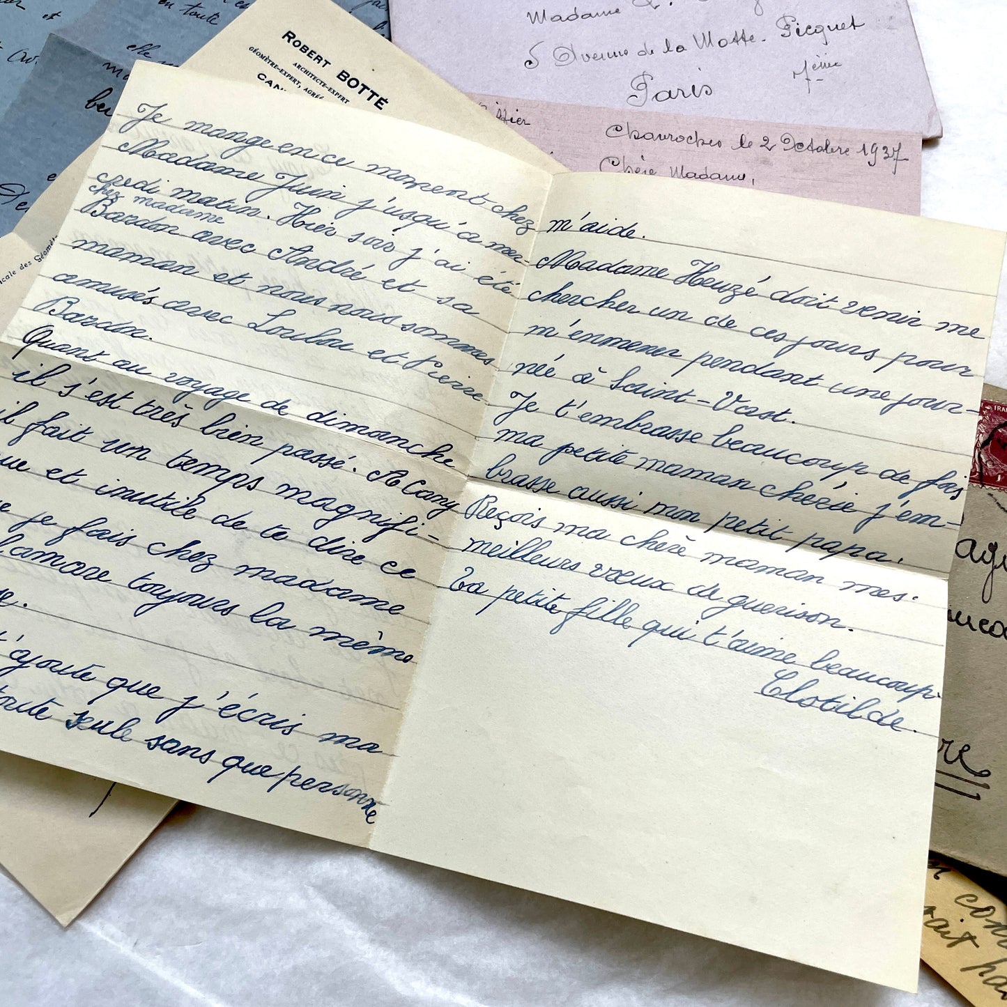 Set of 5 vintage 1930s French handwritten letters with original envelopes, featuring authentic French postage stamps.