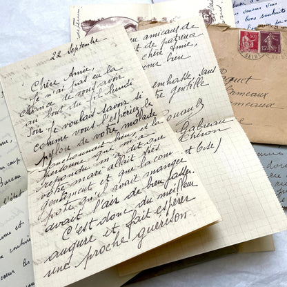 Set of 5 vintage 1930s French letters and envelopes with handwritten text, historic stamps, and clear postmarks.