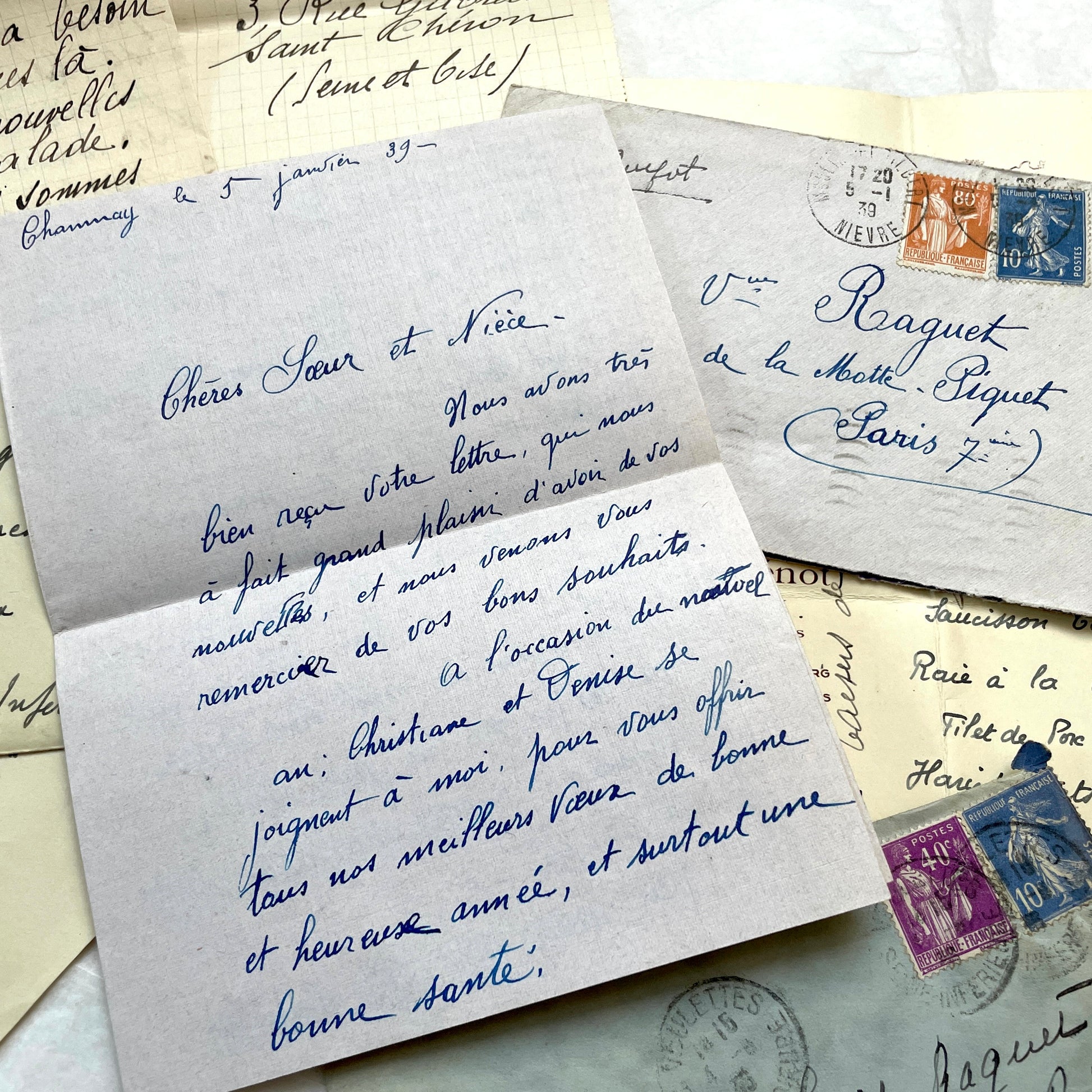 Set of 5 vintage 1930s French letters and envelopes with handwritten text, historic stamps, and clear postmarks.