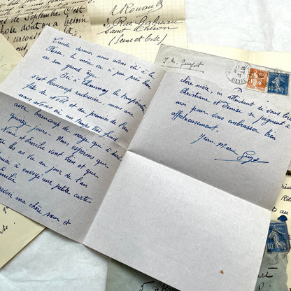 Set of 5 vintage 1930s French letters and envelopes with handwritten text, historic stamps, and clear postmarks.