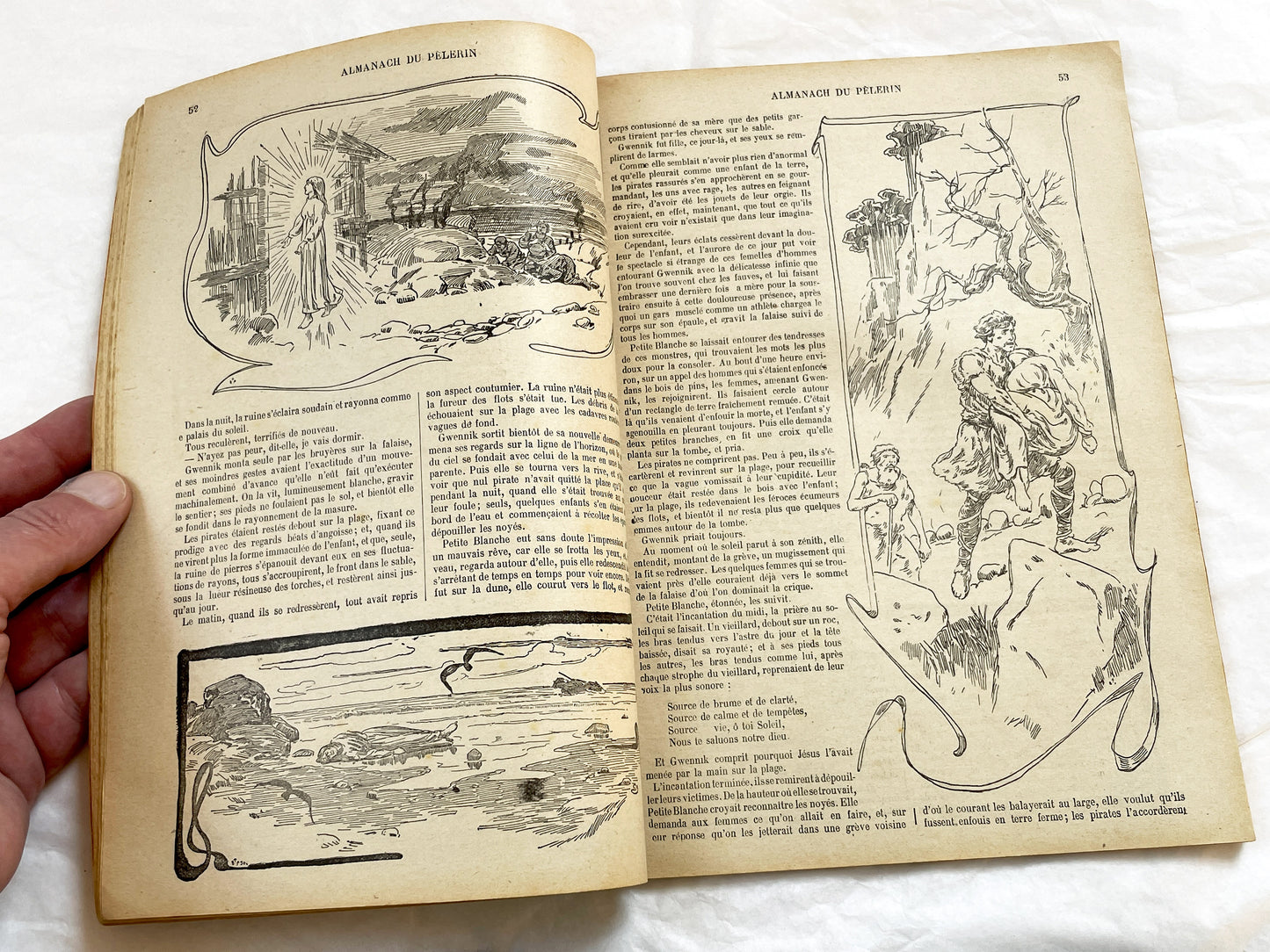 1900s - Vintage Almanac - Le Pelerin Illustrated Annual - Catholic Publication - Paris 1900 - Historical Document - Religious Heritage