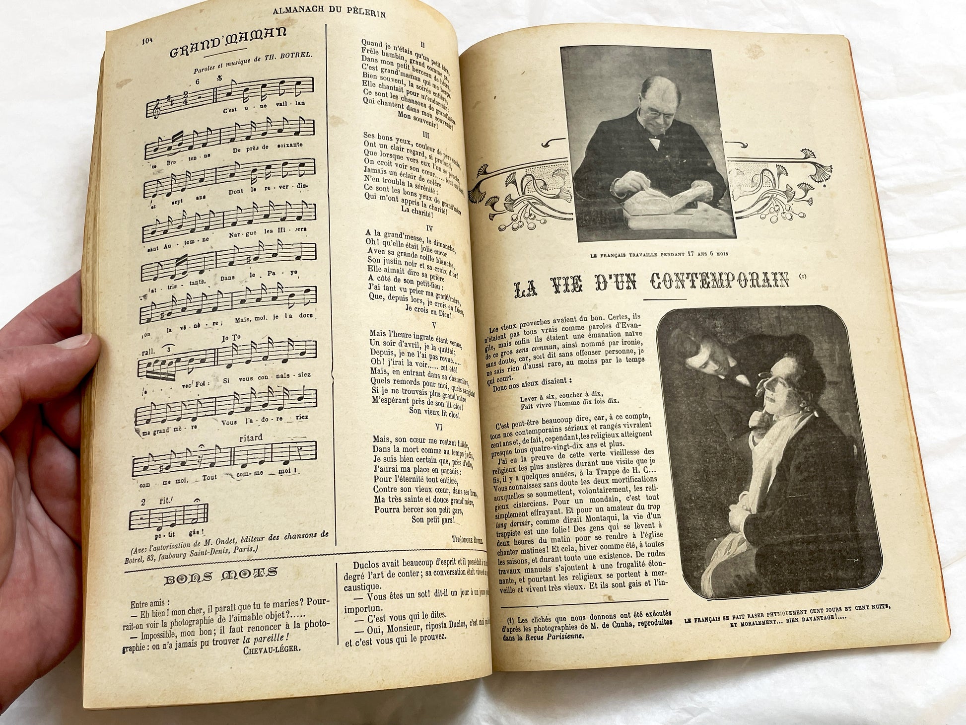1900s - Vintage Almanac - Le Pelerin Illustrated Annual - Catholic Publication - Paris 1900 - Historical Document - Religious Heritage