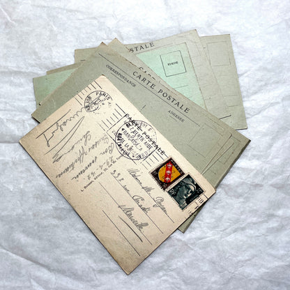 Lot of 1930s postcards showing the Sacré-Cœur Basilica in Montmartre, Paris, including exterior and interior views.