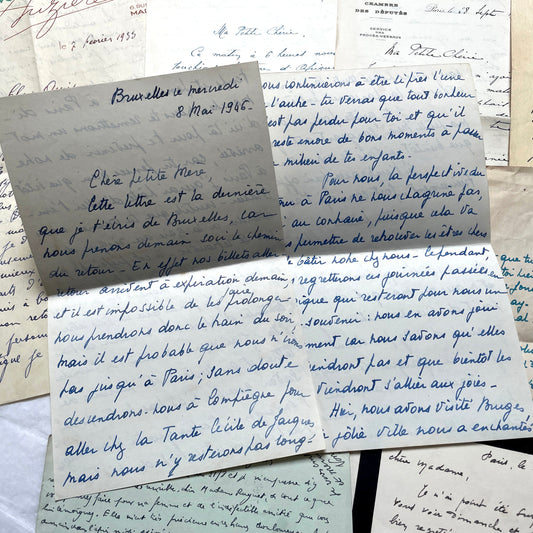 Set of 10 French handwritten letters from the 1940s, featuring elegant script and various historical contexts.