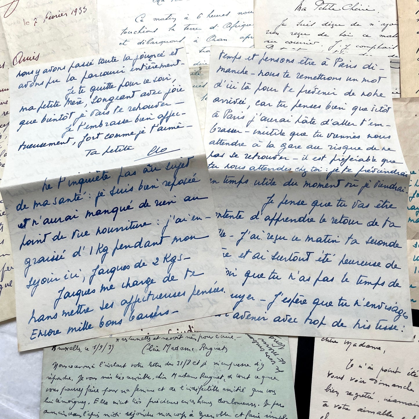 Set of 10 French handwritten letters from the 1940s, featuring elegant script and various historical contexts.
