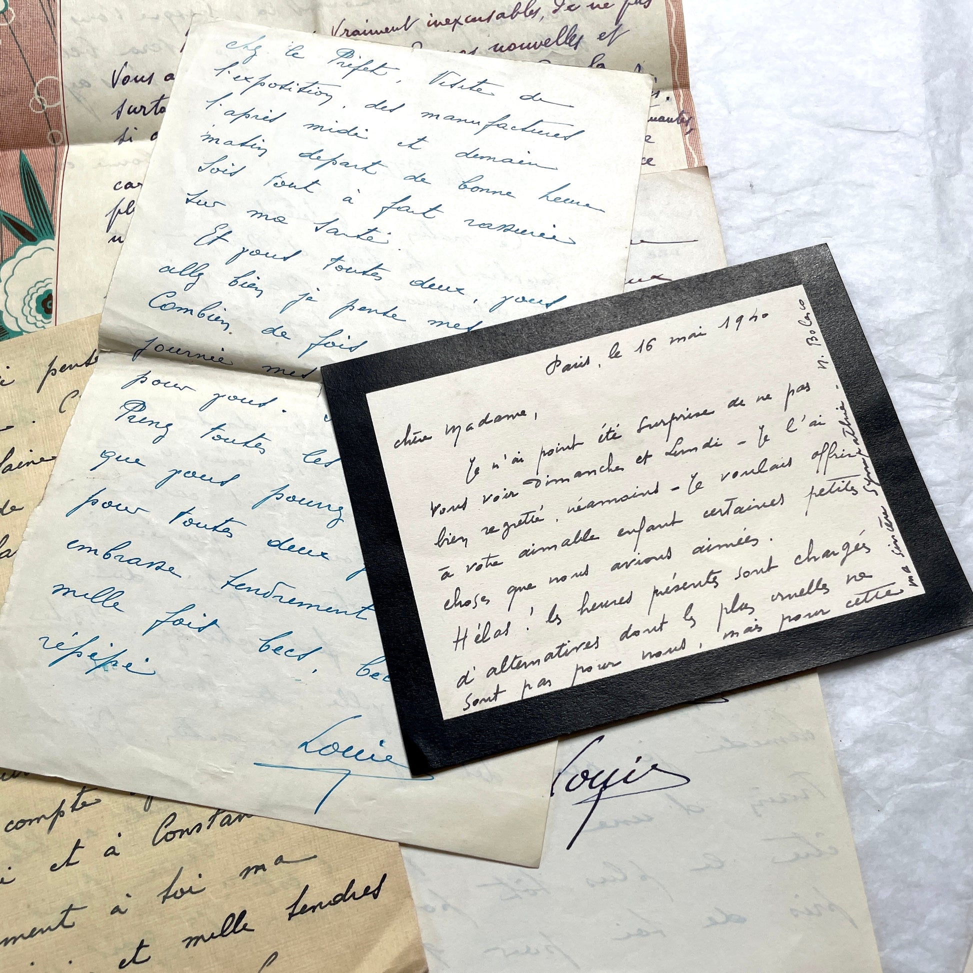 Set of 10 French handwritten letters from the 1940s, featuring elegant script and various historical contexts.