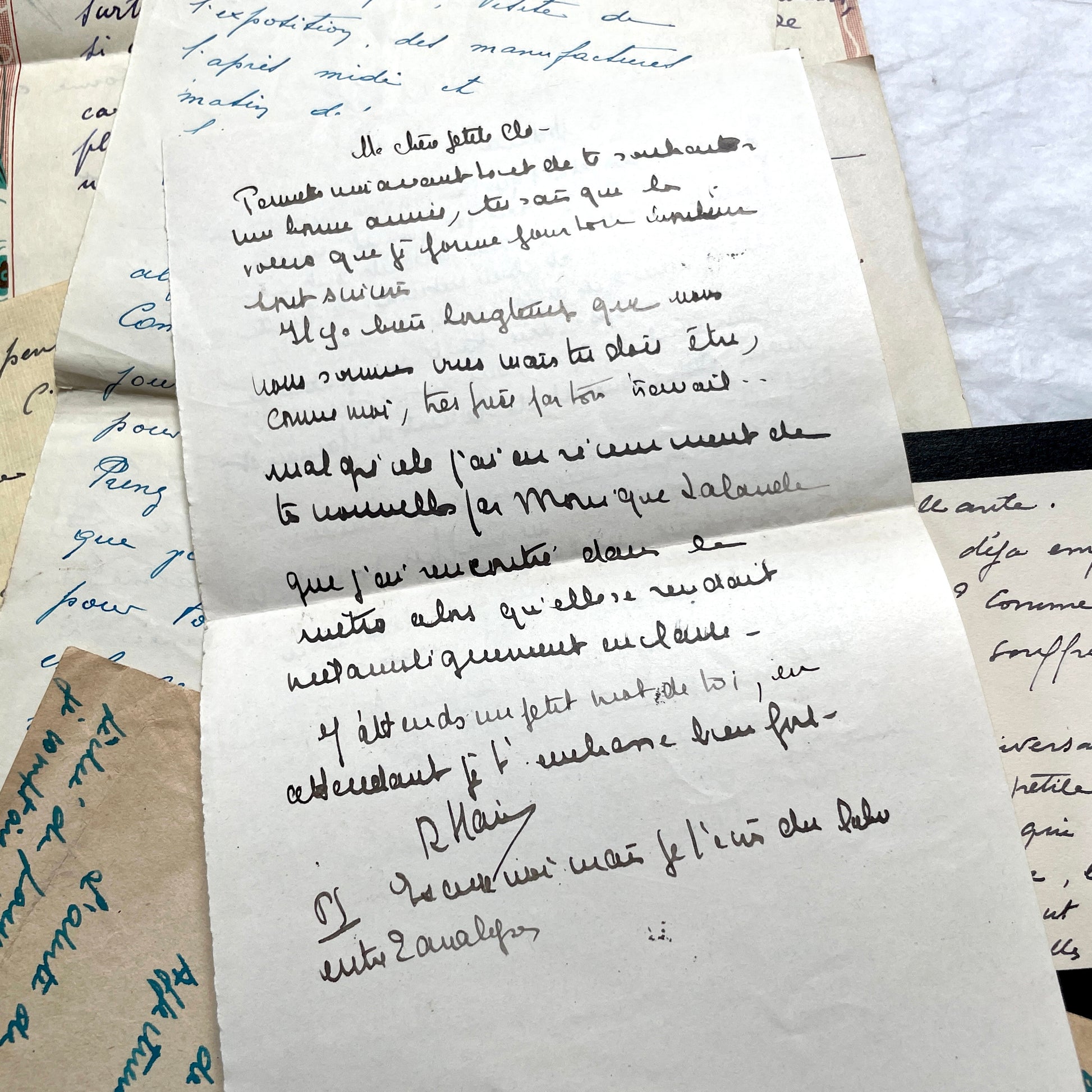 Set of 10 French handwritten letters from the 1940s, featuring elegant script and various historical contexts.
