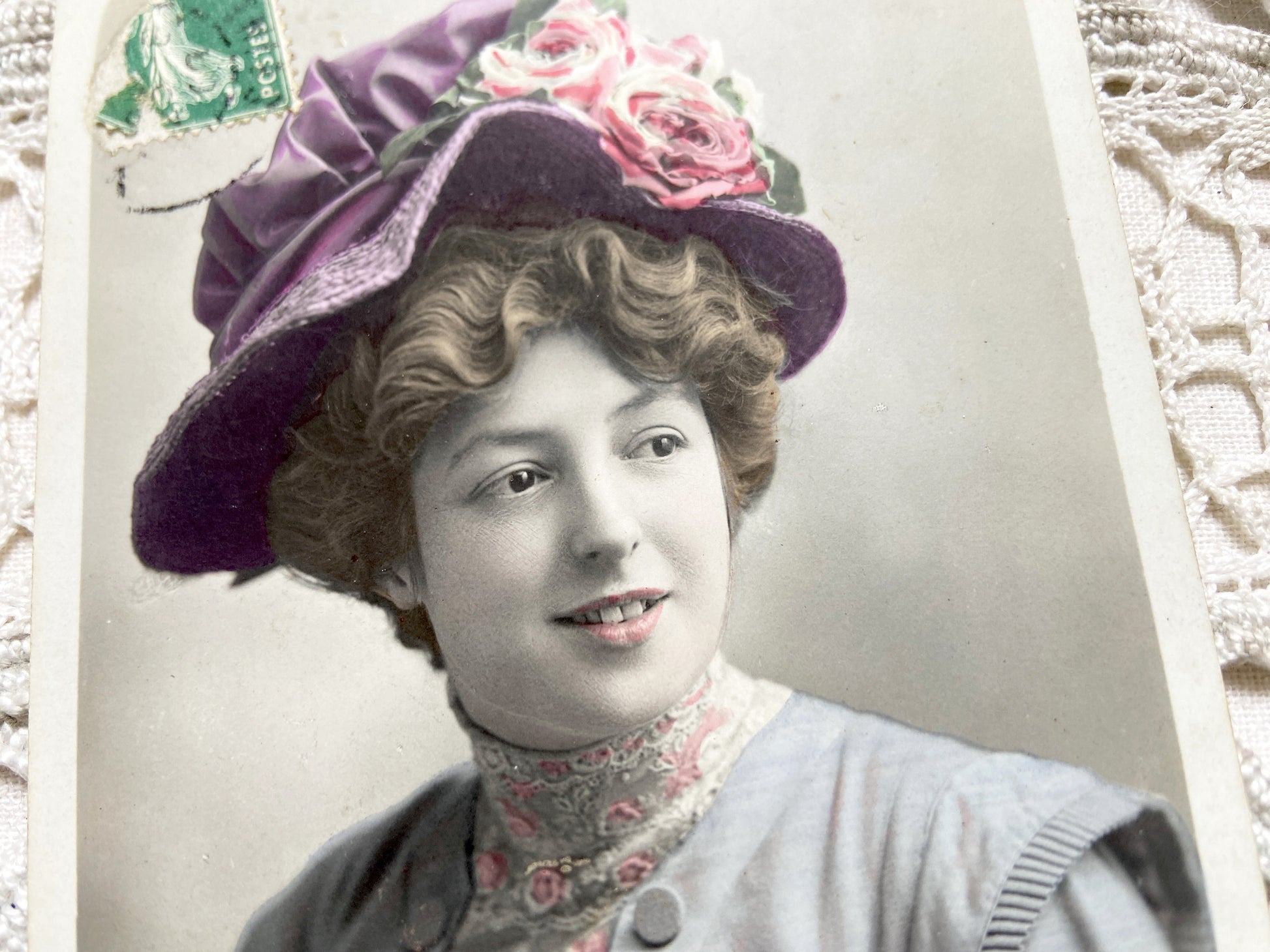 1900s - Antique French Marthe Regnier Postcard - The Queens Of Fashion Belle Époque Actress Portrait - Hand Colored Collectible Ephemera