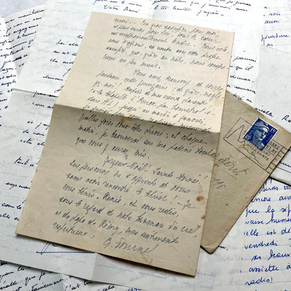 Set of 5 1950s French letters with envelopes, featuring handwritten script, vintage stamps, and postmarks.