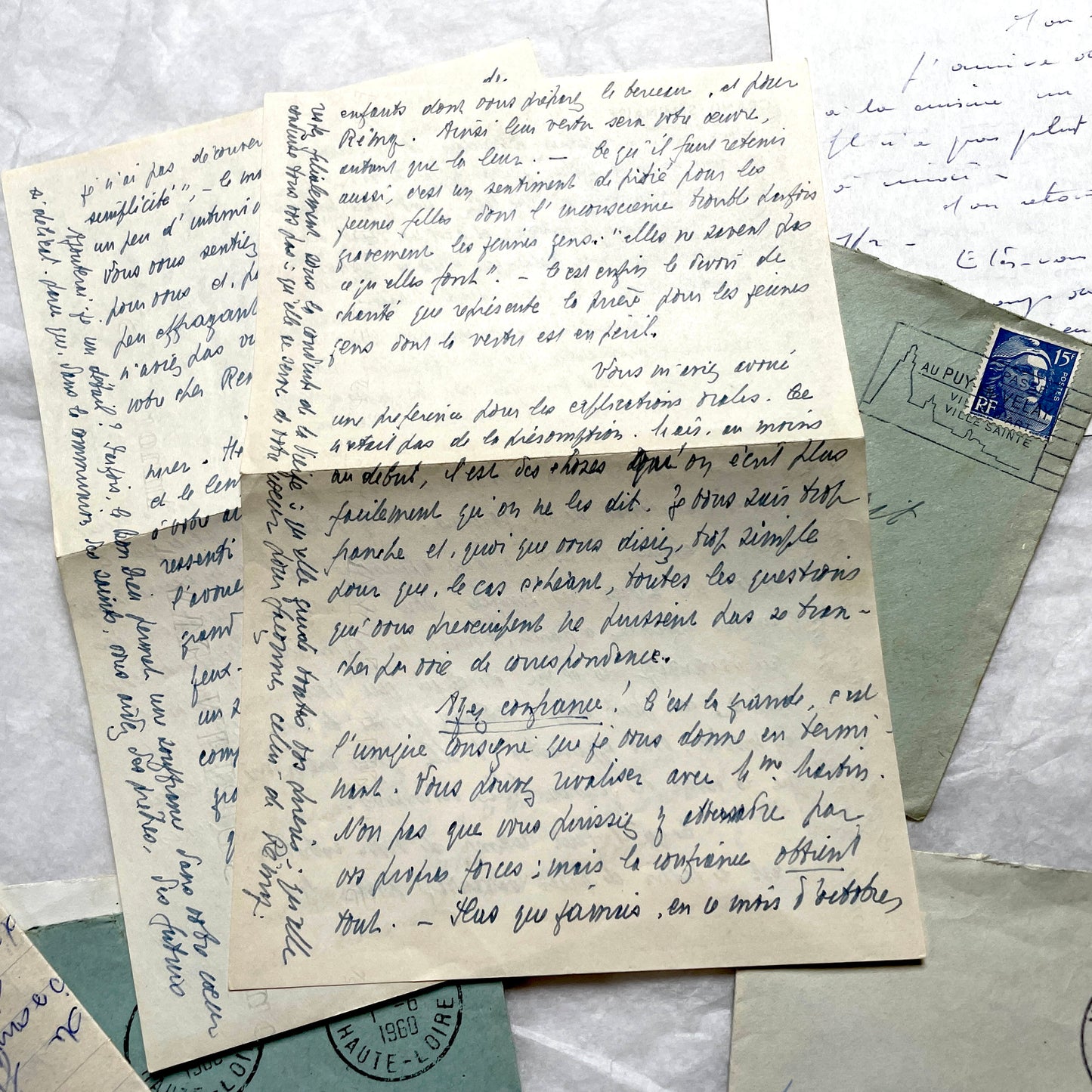 Set of 5 French handwritten letters and envelopes from the 1950s with distinct penmanship and postmarks.