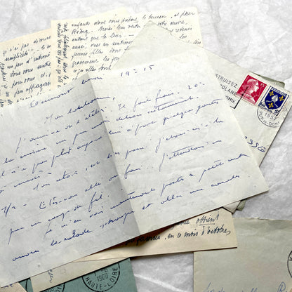 Set of 5 French handwritten letters and envelopes from the 1950s with distinct penmanship and postmarks.