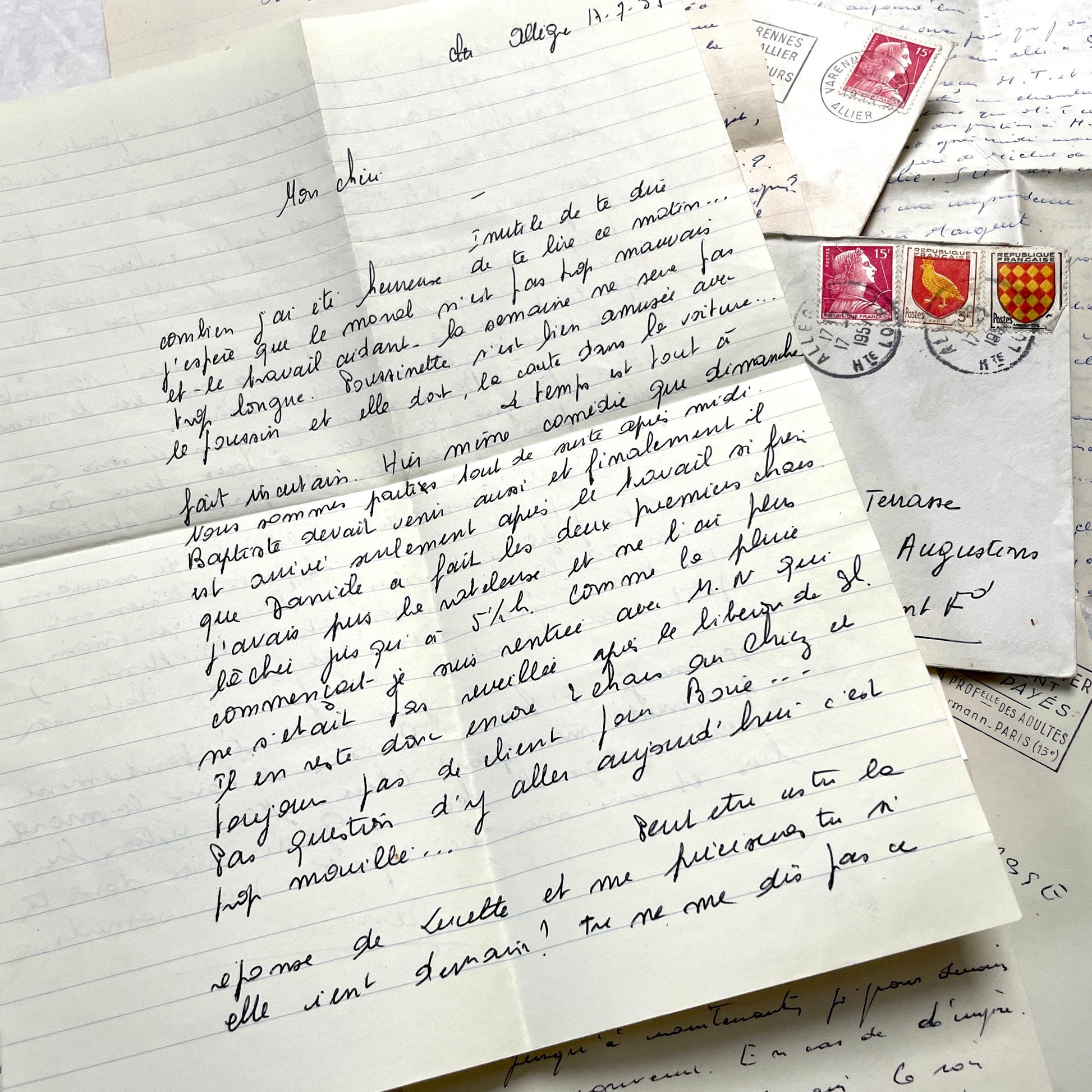 Set of 5 1950s French letters and envelopes with handwritten text and vintage stamps, historical correspondence ephemera.