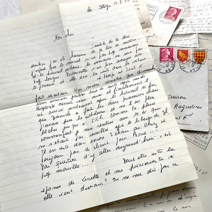 Set of 5 1950s French letters and envelopes with handwritten text and vintage stamps, historical correspondence ephemera.