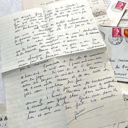 Set of 5 1950s French letters and envelopes with handwritten text and vintage stamps, historical correspondence ephemera.