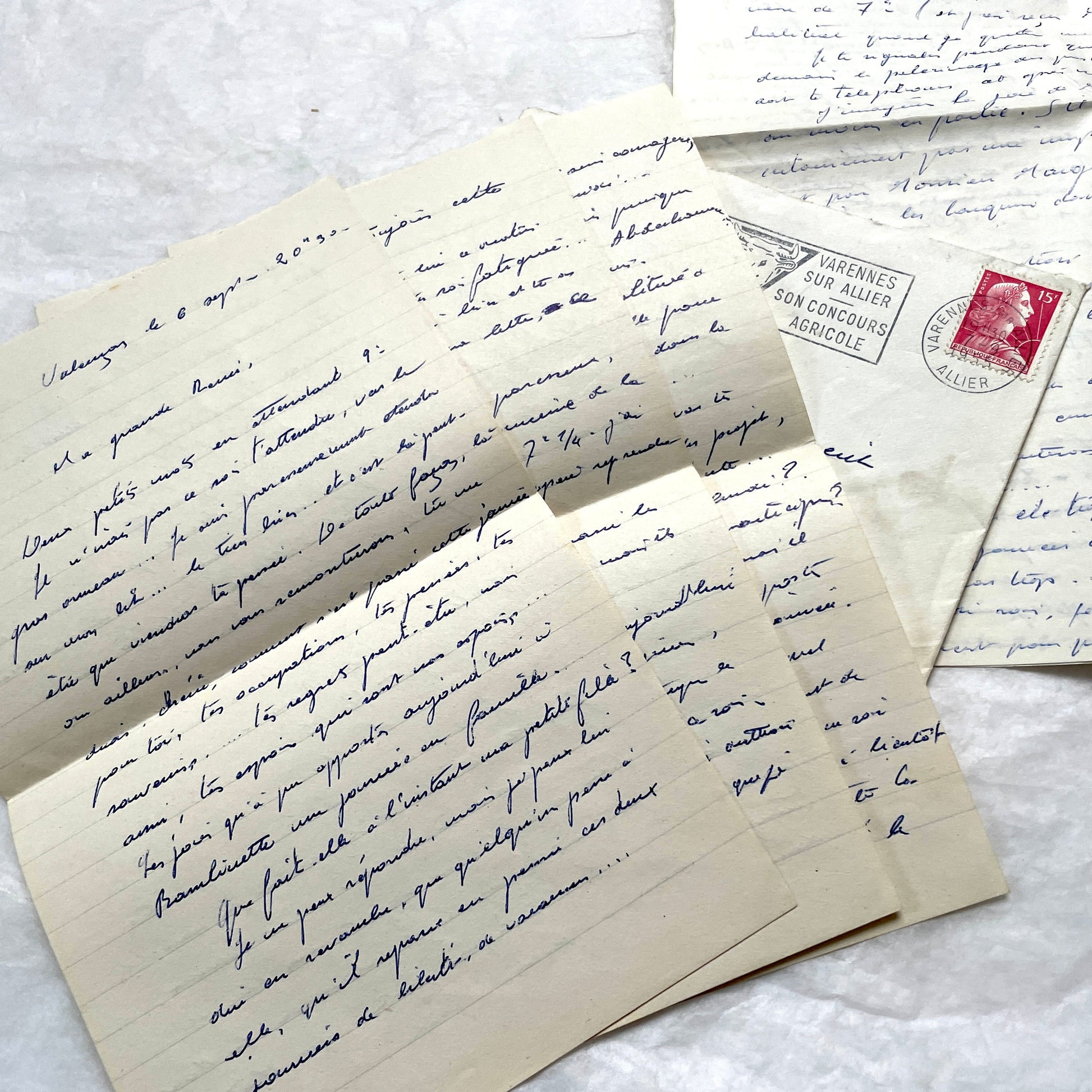 Set of 5 1950s French letters and envelopes with handwritten text and vintage stamps, historical correspondence ephemera.