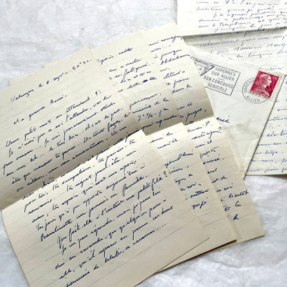 Set of 5 1950s French letters and envelopes with handwritten text and vintage stamps, historical correspondence ephemera.