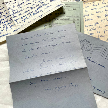 Set of 5 1950s French handwritten letters and envelopes with period stamps, showing family correspondence.