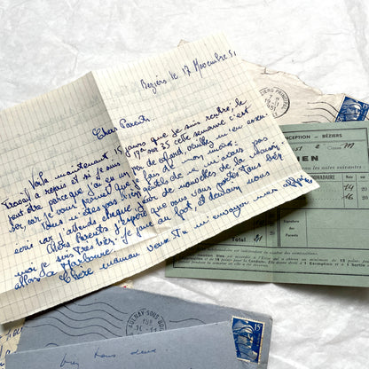 Set of 5 1950s French handwritten letters and envelopes with period stamps, showing family correspondence.