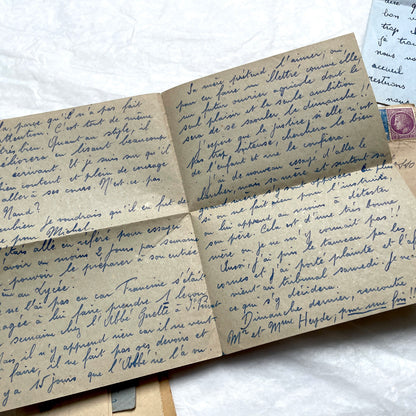 Five handwritten French letters from the 1940s with original envelopes and postage stamps, featuring vintage paper.
