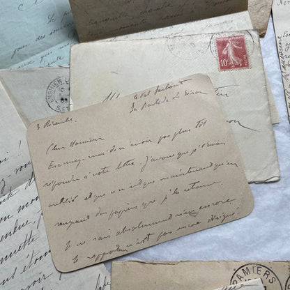 Set of 5 original French letters and envelopes from the 1900s, featuring handwritten text and historical postal stamps.