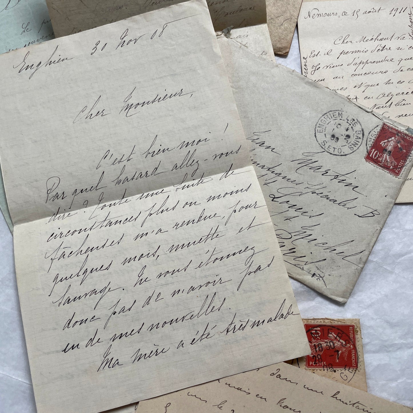 Set of 5 original French letters and envelopes from the 1900s, featuring handwritten text and historical postal stamps.