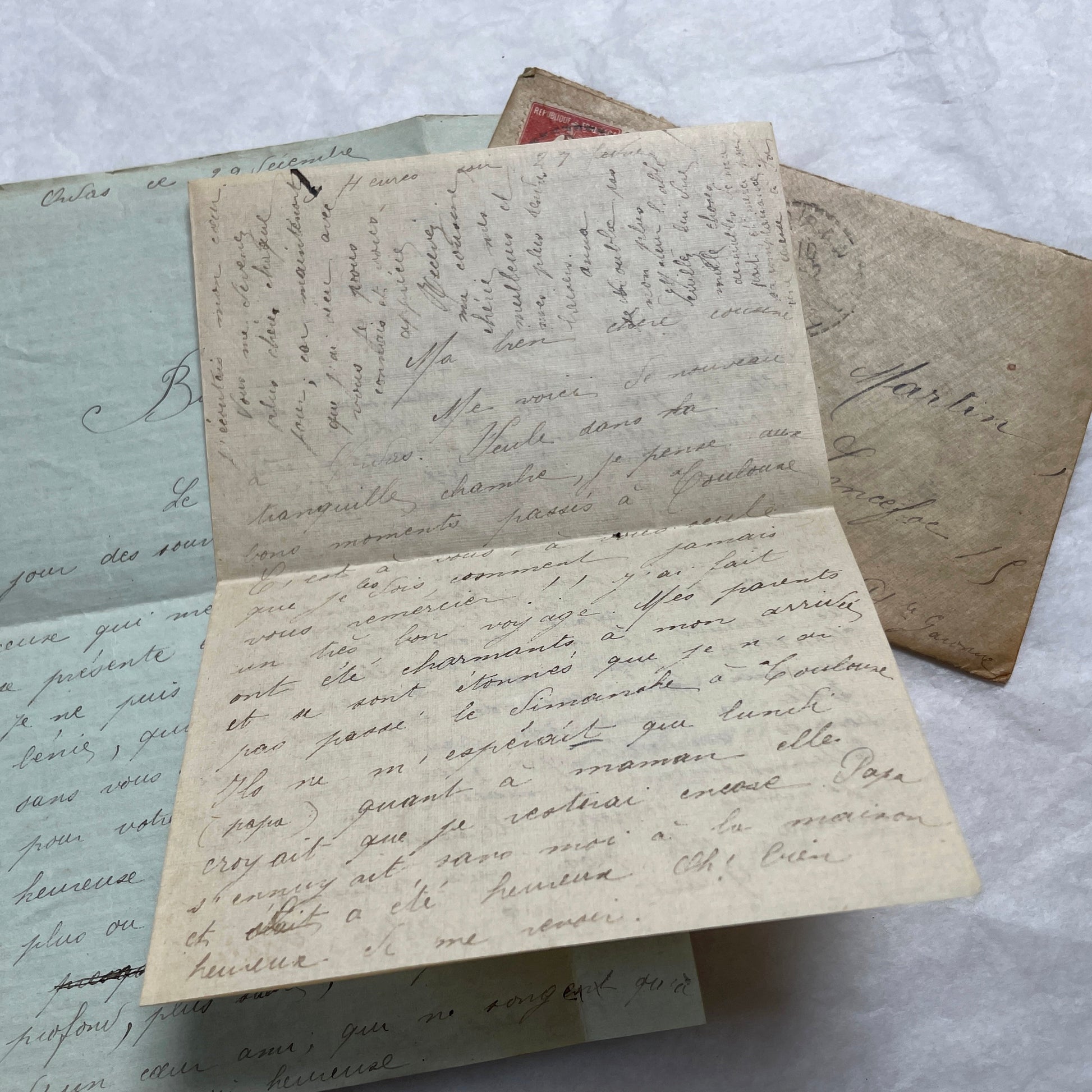 Set of 5 original French letters and envelopes from the 1900s, featuring handwritten text and historical postal stamps.