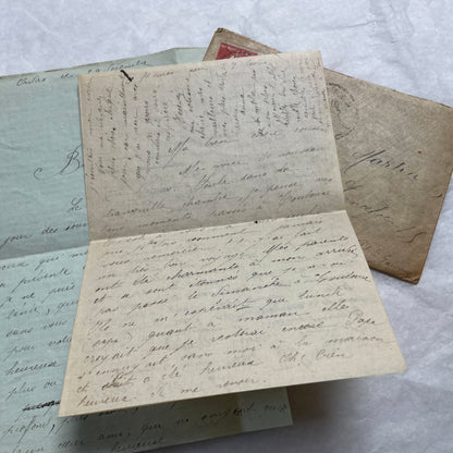 Set of 5 original French letters and envelopes from the 1900s, featuring handwritten text and historical postal stamps.