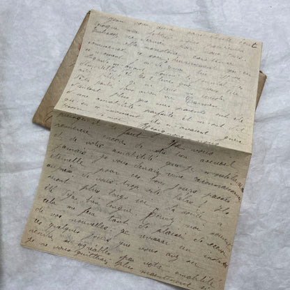 Set of 5 original French letters and envelopes from the 1900s, featuring handwritten text and historical postal stamps.