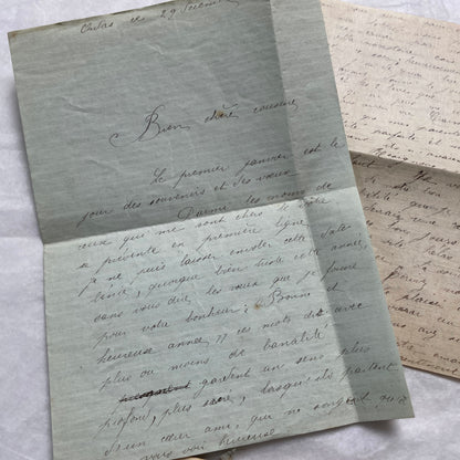 Set of 5 original French letters and envelopes from the 1900s, featuring handwritten text and historical postal stamps.